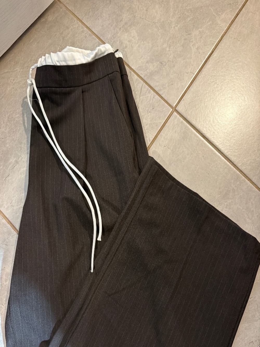 ZARA - Brown Pinstripe Contrast Double Waistband Straight Leg Trousers - Medium